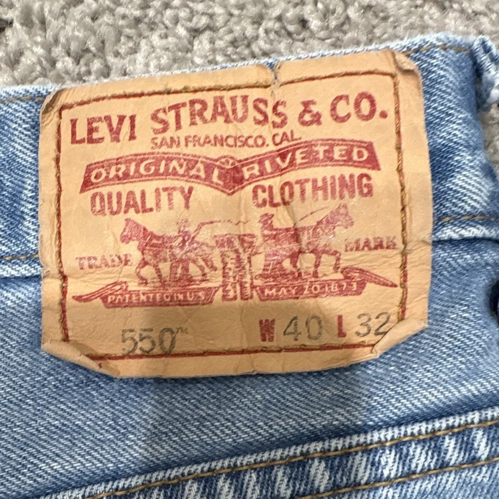 Levi's Men's Relaxed Fit Tapered Light Wash Blue Denim Jeans Mid Rise 5-Pocket